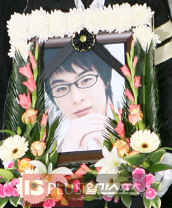 歌手キム ミンスさんの追悼ミュージックビデオ公開へ Joongang Ilbo 中央日報