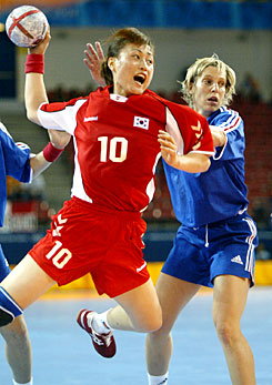 北京五輪 韓国女子ハンドボール スウェーデン破り組１位に Joongang Ilbo 中央日報
