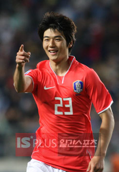 サッカー 韓国代表 ３ ０でウズベキスタンに完勝 Joongang Ilbo 中央日報