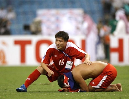 サッカー＞北朝鮮、４４年ぶりＷ杯本大会進出に涙の海 | Joongang Ilbo 