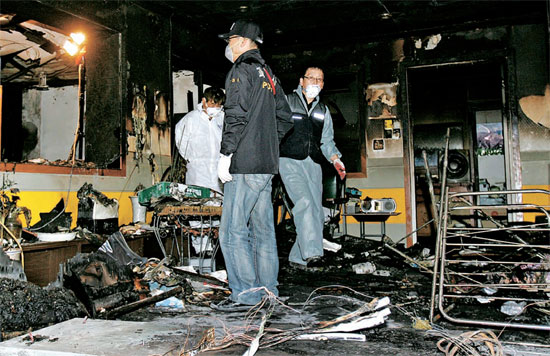 写真 浦項老人療養センターで火事 １０人死亡 １７人負傷 Joongang Ilbo 中央日報