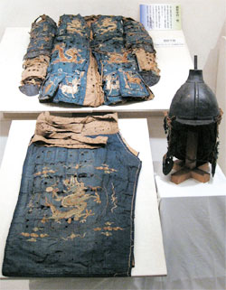 日本靖国神社の「神風」特別展で、高麗の甲冑と推定される遺物が公開された（朝鮮王室儀軌還収委員会）。
