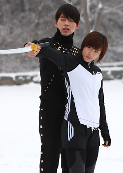 ドラマ「シークレットガーデン」に出演中のヒョンビン（左）とハ・ジウォン（右）。