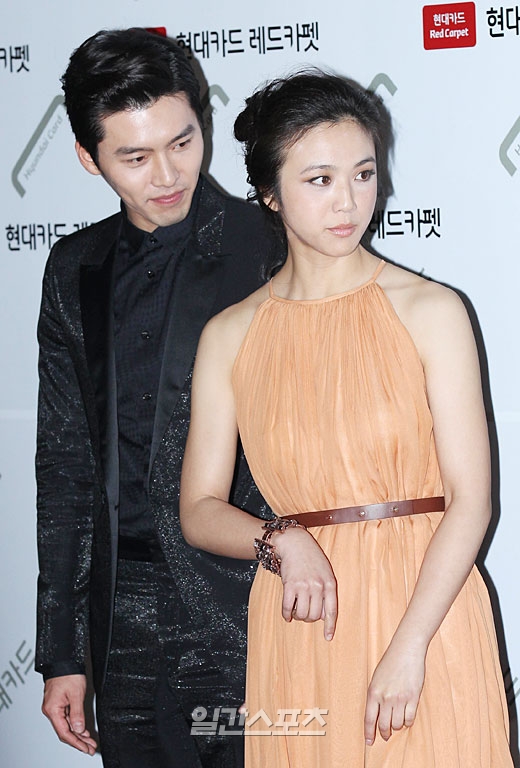 ヒョンビンと中国人女優タンウェイ（湯唯）が映画「晩秋」の広報を行った。