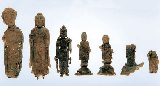 聞慶で統一新羅時代の金銅仏像７点出土 | Joongang Ilbo | 中央日報