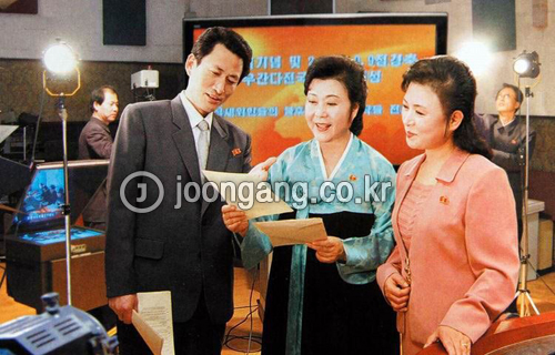 朝鮮中央テレビのアンカー、リ・チュンヒ氏の素顔。