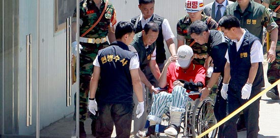 海兵隊第２師団銃器事件の現場検証が１９日、仁川市江華郡吉祥面（インチョンシ・カンファグン・キルサンミョン）の海兵隊小哨で行われた。