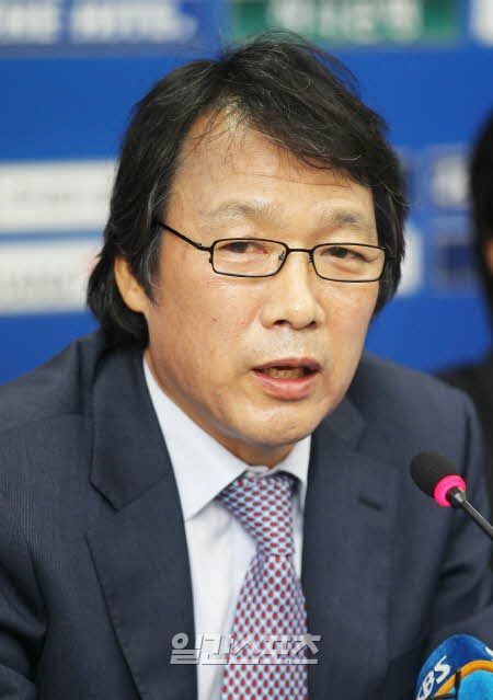 韓国代表チームの趙広来（チョ・グァンレ）監督。