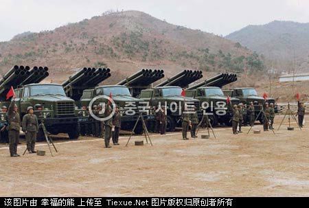 北朝鮮の放射砲部隊。