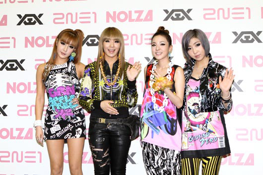 「１ｓｔ　Ｊａｐａｎ　Ｔｏｕｒ“ＮＯＬＺＡ　ｉｎ　Ｊａｐａｎ”」で日本でビューを果たしたガールズグループの２ＮＥ１（トゥエニィワン）。