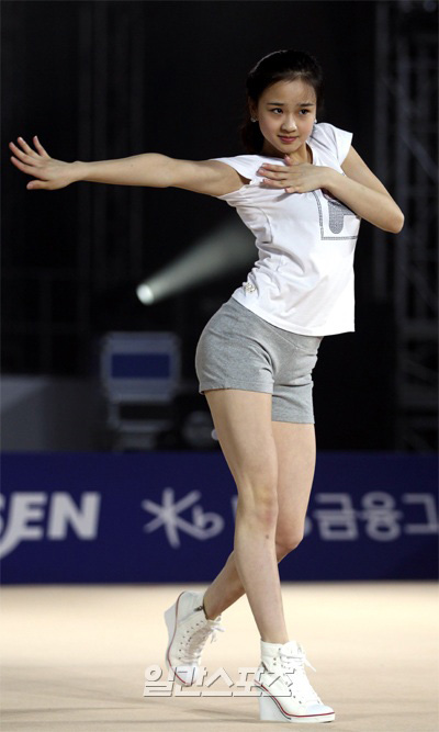 新体操 ソン ヨンジェ クラブを終わてロンドン五輪行きを考えた Joongang Ilbo 中央日報