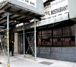 １２月に米ニューヨーク・マンハッタンでオープンする韓食レストラン「クリスタルベリ」の入口。現在インテリア工事が行われている。