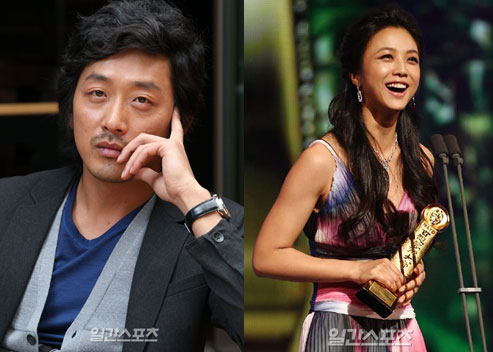 韓国映画評論家協会賞で、主演男優賞と主演女優賞の栄誉に輝いた俳優ハ・ジョンウ（左）と湯唯（タン・ウェイ）。