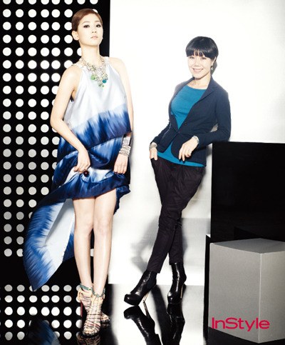 １９日に公開されたファッション誌「Ｉｎｓｔｙｌｅ（インスタイル）」２月号のグラビアに登場したＷｏｎｄｅｒＧｉｒｌｓ（ワンダーガールズ）のイェウン（左）。