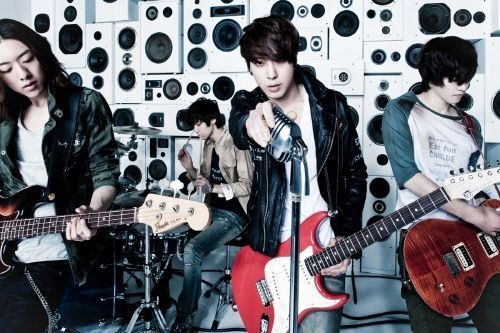 ＣＮＢＬＵＥ（シーエヌブルー）。