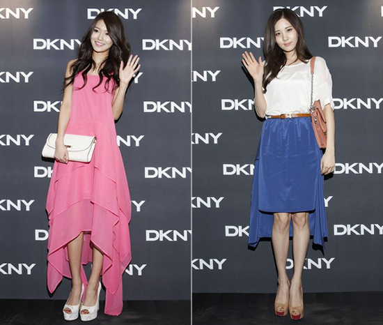 ファッションブランド「ＤＫＮＹ２０１２Ｓ／Ｓファッションショー」に参加した少女時代のスヨン（左）とソヒョン。