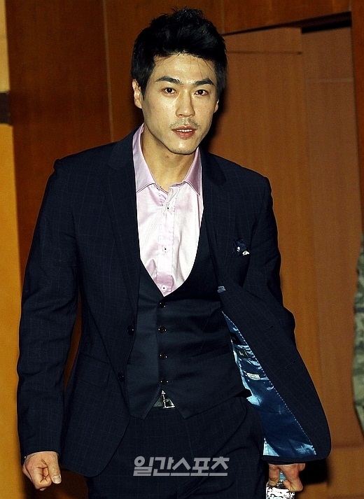 ２３日、ＪＴＢＣ「ラブアゲイン」の制作発表会が行われたソウル江南区新沙洞（カンナムグ・シンサドン）のチョンジンアートホールに登場した俳優のチェ・チョルホ。