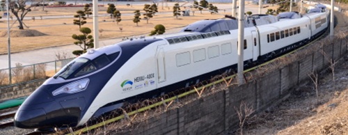 次世代高速列車（ＨＥＭＵ－４３０Ｘ）プロトタイプ車両（写真＝国土海洋部提供）。