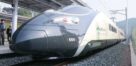 次世代高速鉄道は最高時速４３０キロでソウル－釜山（プサン）を１時間４３分で走る（写真＝鉄道研究院）。
