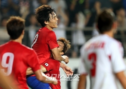 サッカー韓国五輪代表がシリアとの親善試合で３－１の勝利を収めた。