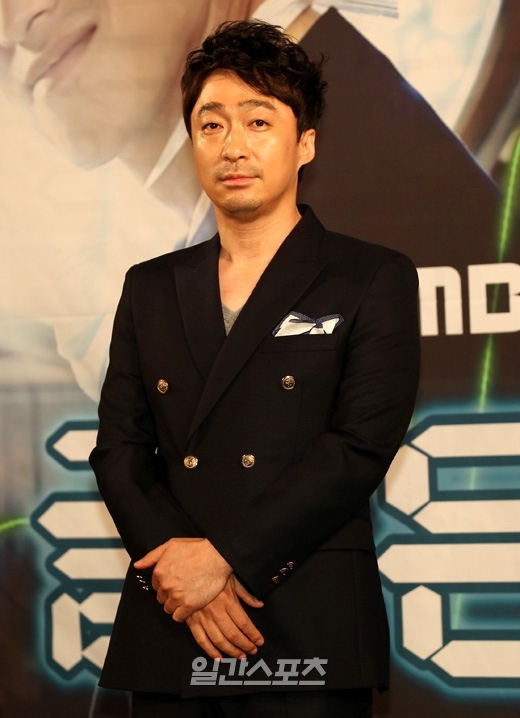 ２日、ドラマ「ゴールデンタイム」の制作発表会が行われた汝矣島（ヨイド）６３ビル・ジュニファールームに登場した俳優のイ・ソンミン。