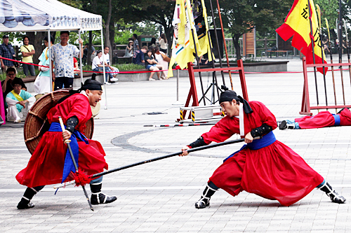 NOW！ソウル】伝統武芸を見に、南山公園へ行こう | Joongang Ilbo | 中央日報