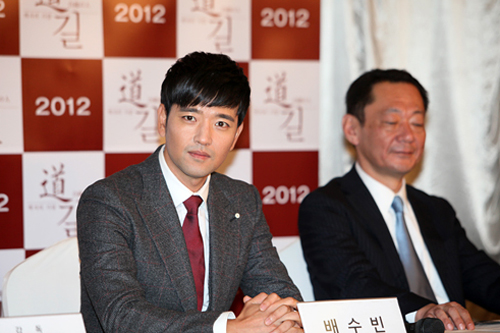 キャストも日韓気鋭の俳優たち。主演の吉沢悠は、かつての浅川のように韓国語の会話も披露。彼と運命を分け合った李青林(イ・チョンニム)は、韓国ドラマ「トンイ」などで人気のペ・スビン(写真)が演じています。