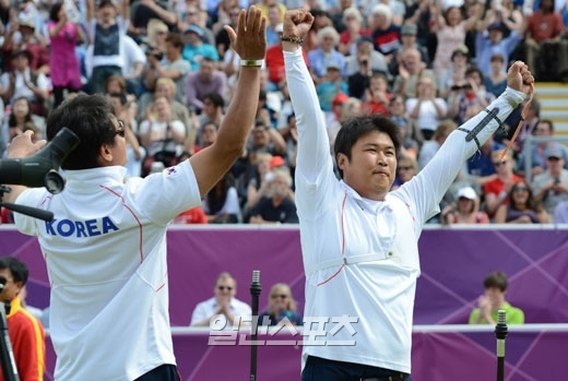 アーチェリー男子個人で優勝した韓国のオ・ジンヒョク