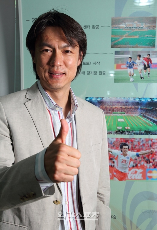 韓国五輪サッカー代表チームの洪明甫監督。