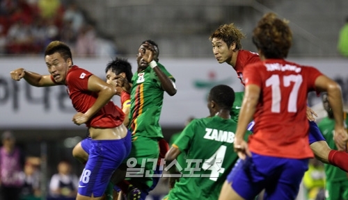 サッカー韓国代表は１５日、ザンビアとの親善試合で２－１で勝利した。