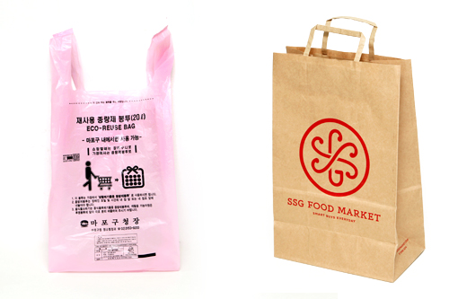 レジ袋の有料化が進む韓国。スーパーのレジ袋も地域のゴミ出し用の袋として使えるものや、紙袋が多く使われるようになりました