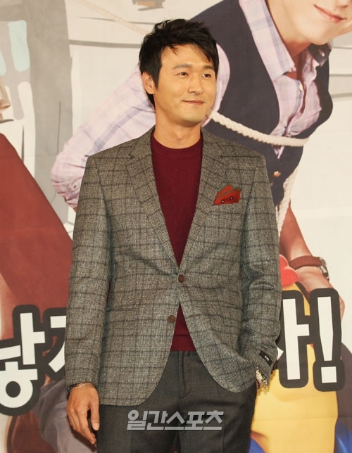 １８日、ソウル汝矣島（ヨイド）６３ビルで行われたドラマ『息子のヤツら』制作発表会に登場した俳優のイ・ソンジェ。