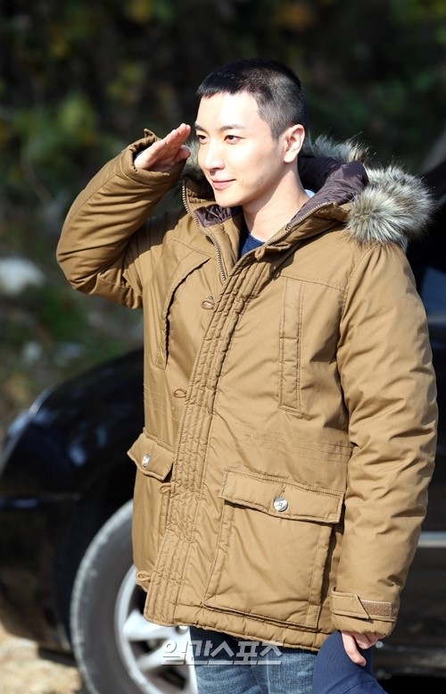 SUPER JUNIORイトゥク「僕、軍人みたい
