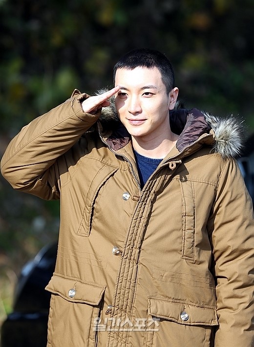 super junior イトゥク SUPER JUNIORイトゥク「僕、軍人みたい