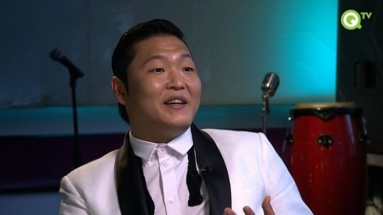 歌手のＰＳＹ（サイ、写真＝ＱＴＶ）。