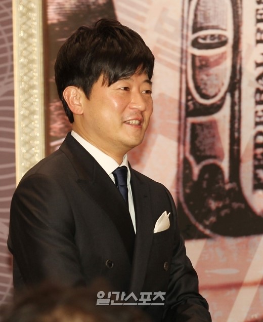２９日、ドラマ『金の化身』の制作発表会が行われたソウル木洞（モクドン）のＳＢＳホールに登場した俳優のパク・サンミン。