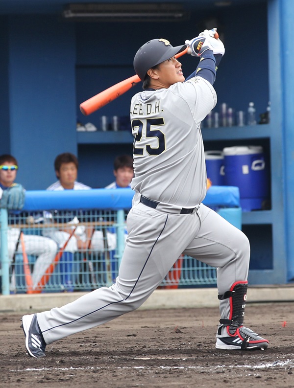 李大浩（イ・デホ、３１、オリックス）