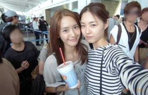 少女時代ユナとイ ヨニ 空港で美貌対決 勝者はどちら Joongang Ilbo 中央日報
