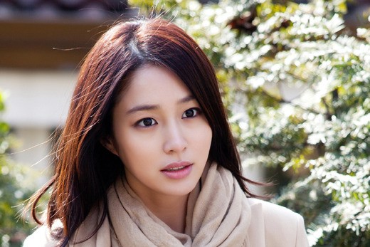女優イ ミンジョン イ ビョンホンとの結婚間近説 に公式立場表明 ブーケのことは Joongang Ilbo 中央日報