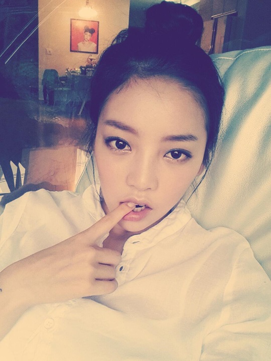 ｋａｒａハラ 指をくわえながら 悩殺のまなざし Joongang Ilbo 中央日報