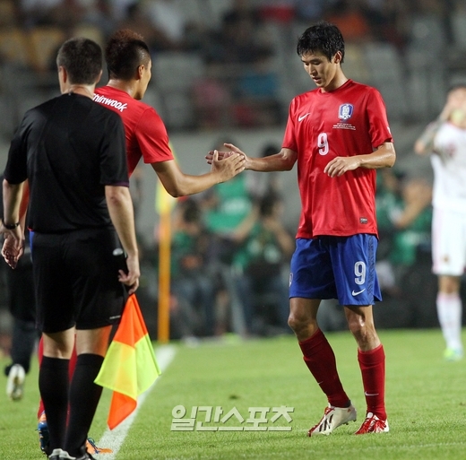 サッカー 韓国 ｆｉｆａランキング１３階段ダウンの５６位 Joongang Ilbo 中央日報