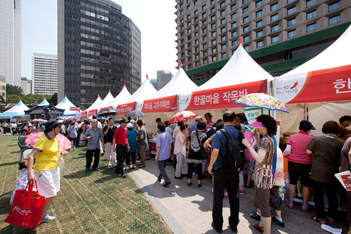 旬の時期に合わせ、各地では唐辛子をテーマにしたお祭りが開催。ソウル広場でも８月２７日～２９日まで特産地として知られる慶尚北道（キョンサンプット）英陽（ヨンヤン）郡主催の広報イベントが行なわれています。