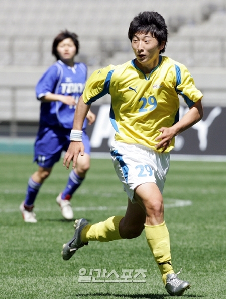 男子のような韓国女子サッカー選手 再び 性別論争 に Joongang Ilbo 中央日報