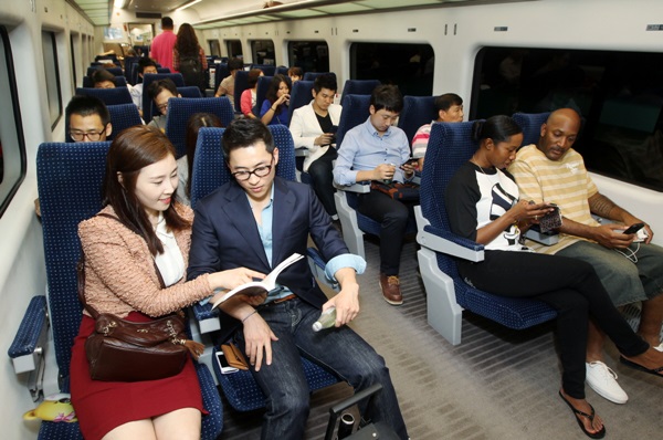 仁川（インチョン）空港とソウルの都心をつなぐ空港鉄道の利用客の２割は外国人