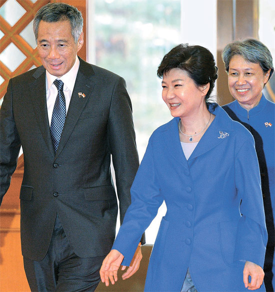 シンガポール首相と会談を行った朴大統領 韓国 ソウル Joongang Ilbo 中央日報