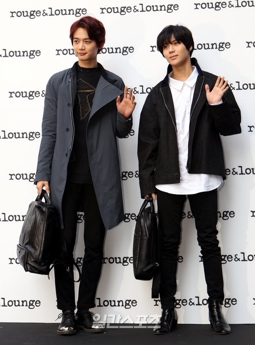 ＳＨＩＮｅｅのミンホ（左）とテミン