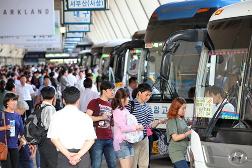 いよいよ数日後に迫った秋夕（チュソク）。一斉に帰省ラッシュが始まり、休業店も増える韓国ですが、人気観光スポットの多くは連休中も通常営業！期間限定で特別イベントが開催される施設も少なくありません。連休前にチェックしておきたい遊びどころを紹介しましょう。