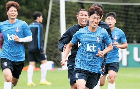 サッカー 韓国代表 きょうベネズエラ戦 攻撃サッカーでｗ杯の不振を払拭 １ Joongang Ilbo 中央日報