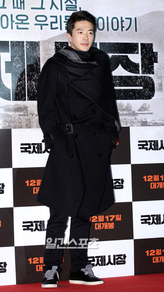 １０日、ソウル永登浦区ＣＧＶ永登浦で開かれた映画『国際市場』ＶＩＰ試写会に登場した俳優のクォン・サンウ。