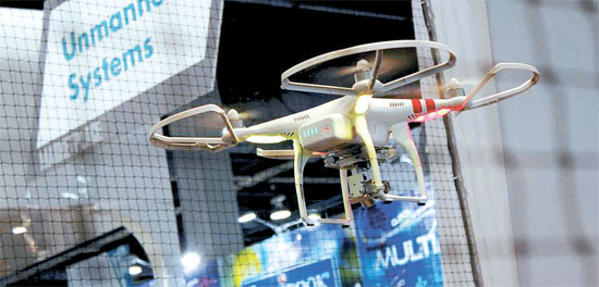 中国ＤＪＩが公開した超小型無人航空機（ドローン）。ＣＥＳの「ドローン展示館」に韓国製品はなかった。（写真＝ＤＪＩ）